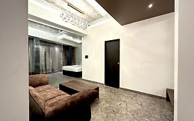 Takht- Executive Suites And Rooms